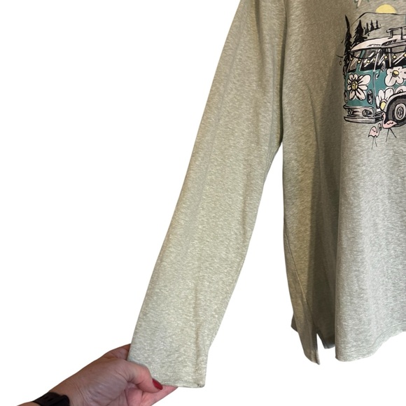 NWT  Happy Camper/Flamingo Graphic Long Sleeve Casual Top  PLUS:  1X    CL-58 - Picture 2 of 8